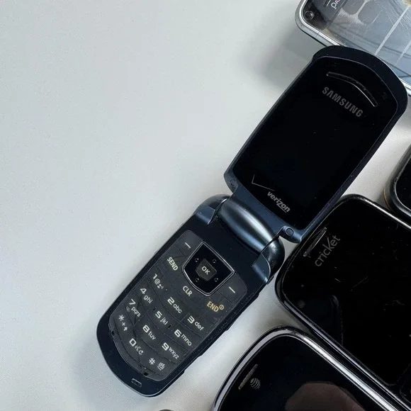 Mixed Brands Cell Phone Lot Bar QWERTY Parts Repair Untested AT&T Verizon - Picture 7 of 10